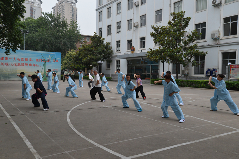 聘請陳式太極拳知名教練教學，開展太極拳興趣小組活動。