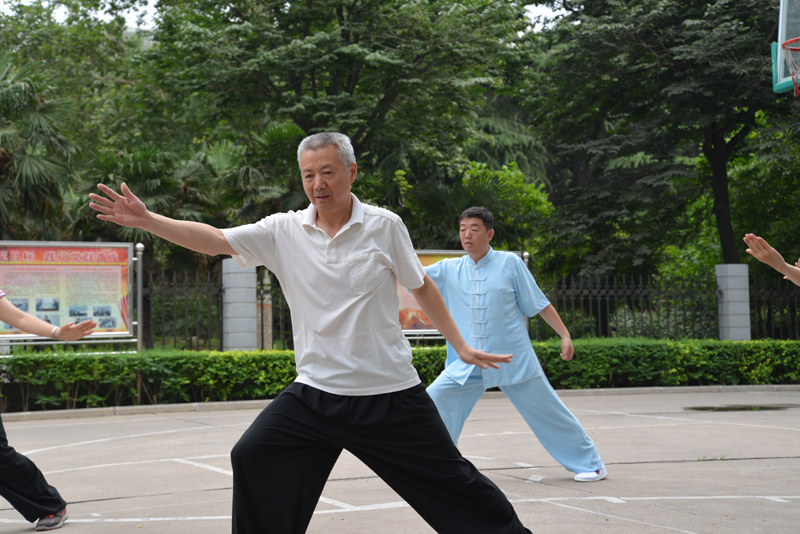 聘請陳式太極拳知名教練教學，開展太極拳興趣小組活動。